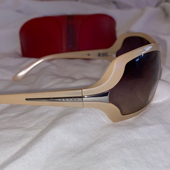 PRADA sunglasses - Picture 1 of 5